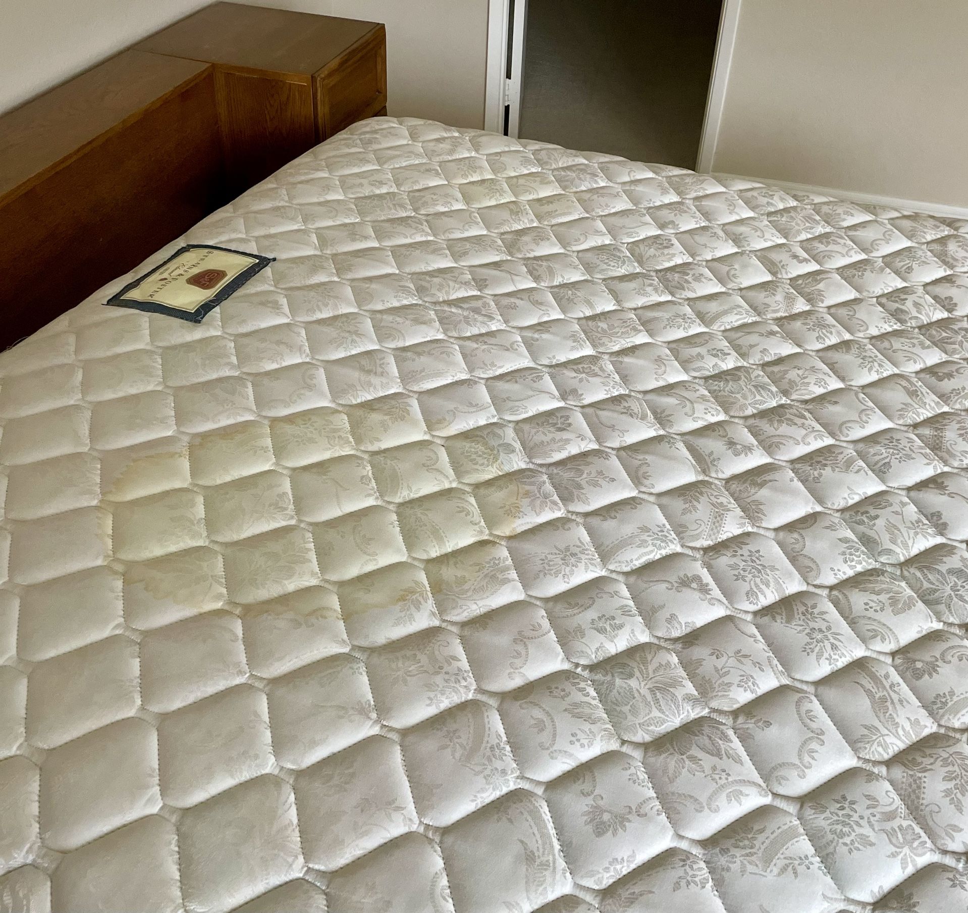 Stearns & Foster King Mattress & Box Springs for Sale in San Diego, CA