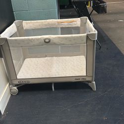 Graco Pack ’n Play Portable Playard, Compact Fold, Mesh Storage Pouch, Lightweight Playpen For Babies!!!