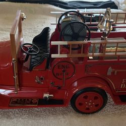 Vintage JIM BEAM'S 1930 MODEL A FORD FIRE ENGINE DECANTER 