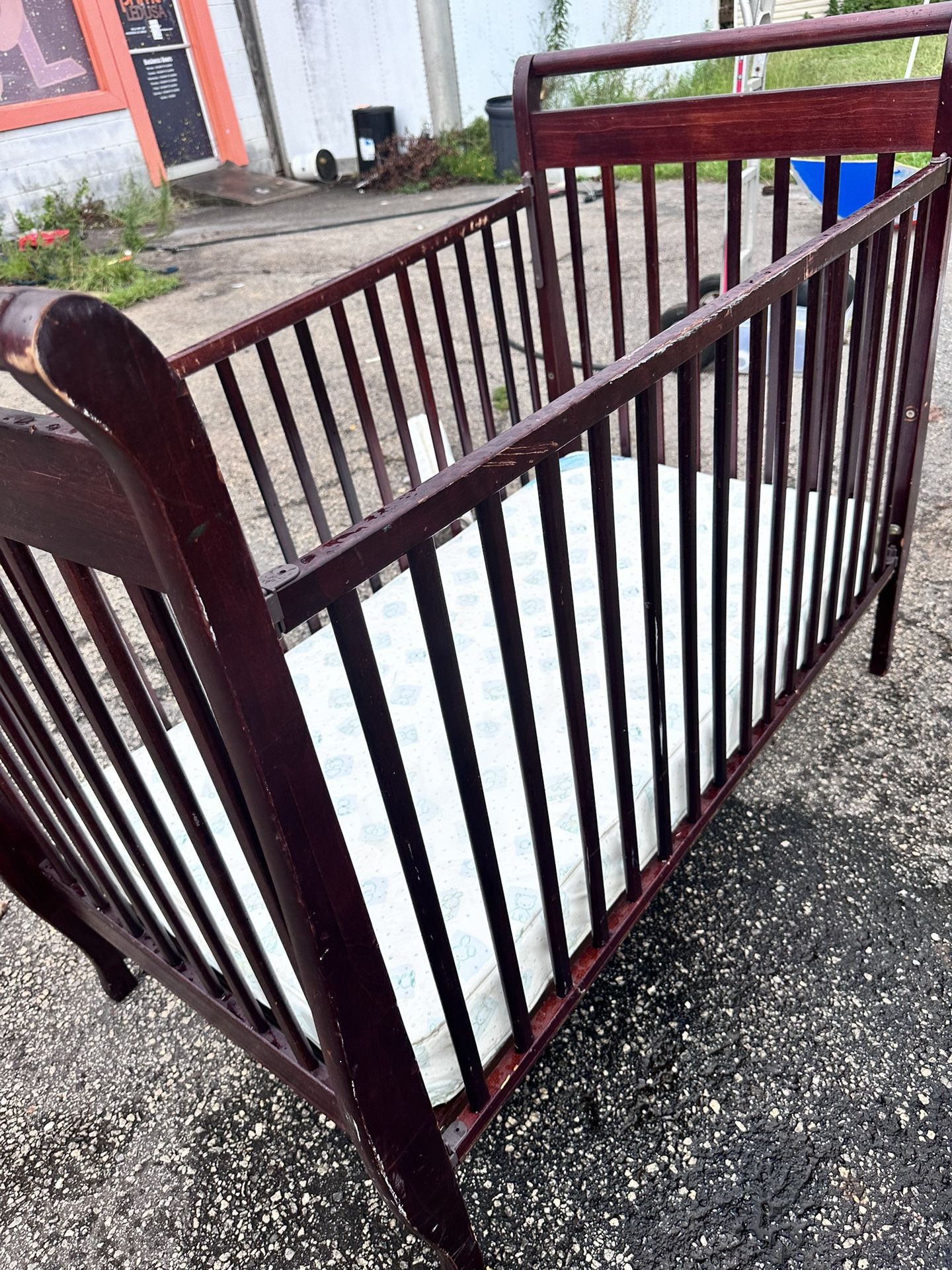Baby crib