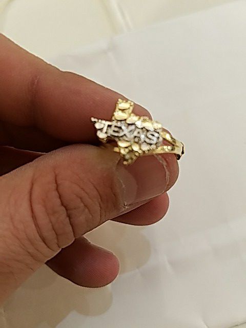 Louis Vuitton Nanogram Ring for Sale in Cleveland, OH - OfferUp