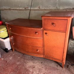 Baby Or Child’s Wood Dresser Changing Table Dresser