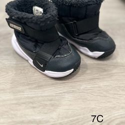 Nike Snow Boots 7c 