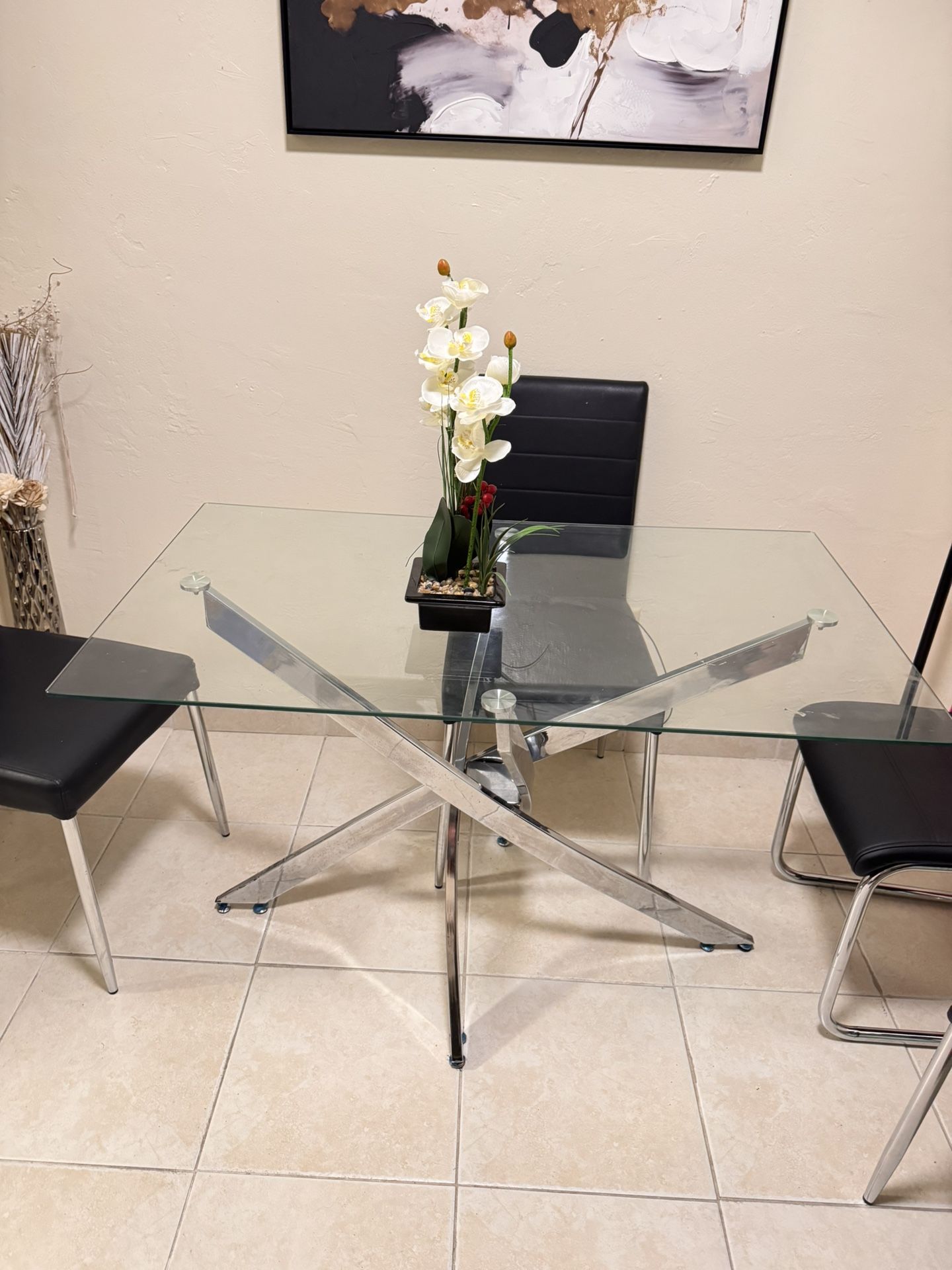 Dinning Table With Chairs