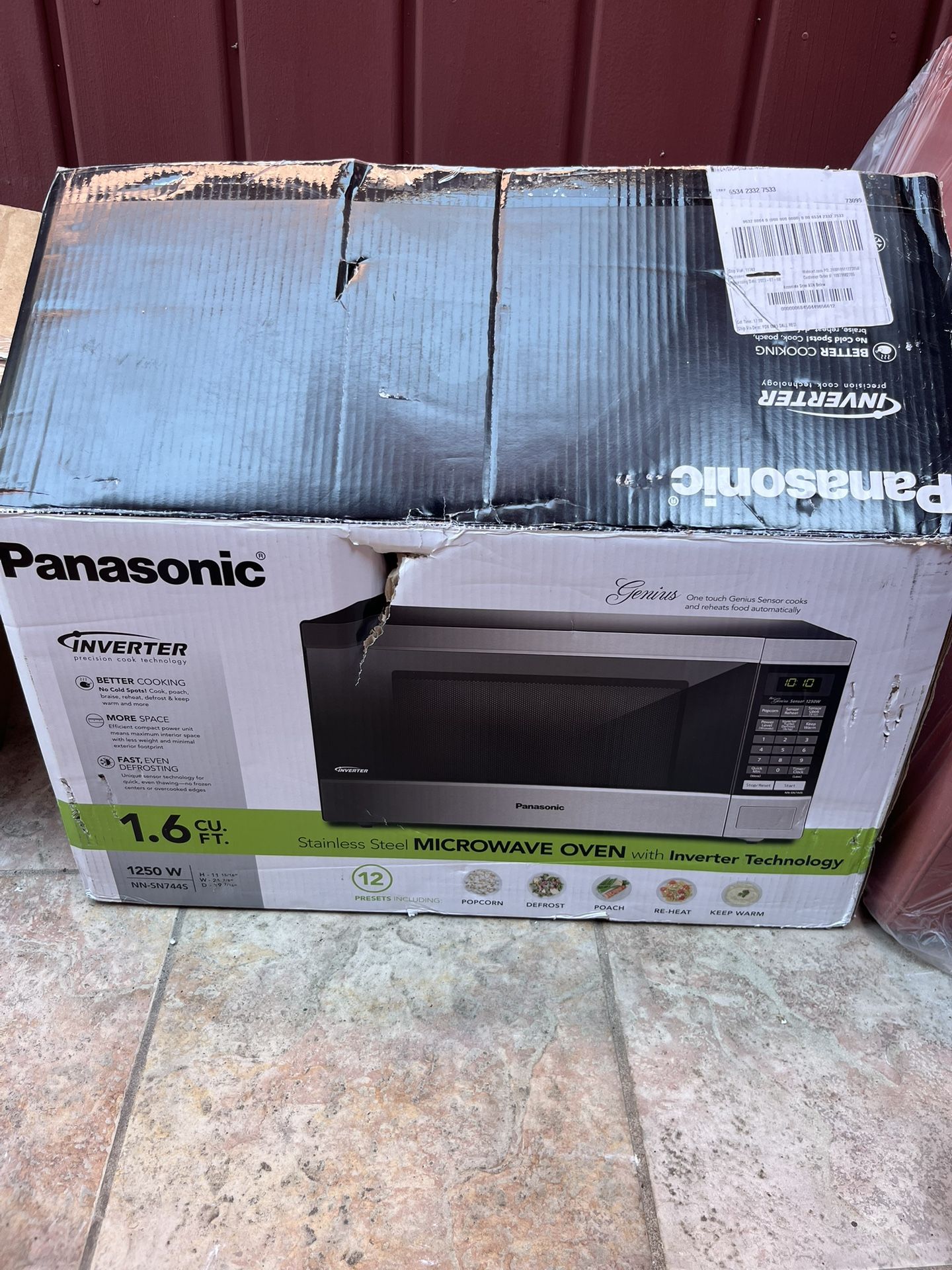 Panasonic 1.6 Cu FT Microwave. 