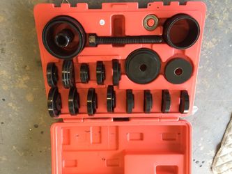 Front wheel bearing removal tool
