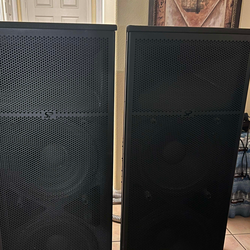 For sale 2 peavey Sp4