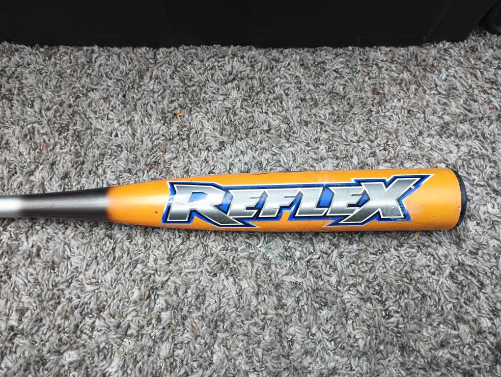 Used Easton Reflex Baseball Bat.
