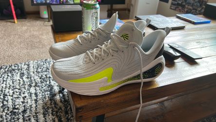Under Armour Curry flow 12 (size 11)