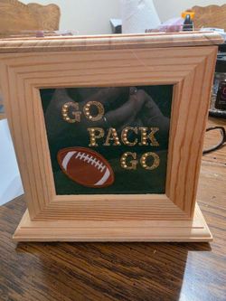 GREEN BAY PACKERS ROTATING DISPLAY CUBE