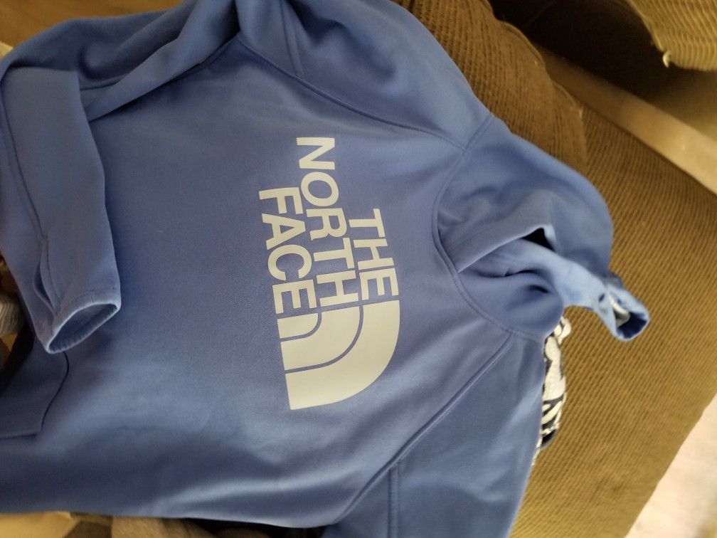Brand New NORTH FACE hoodie