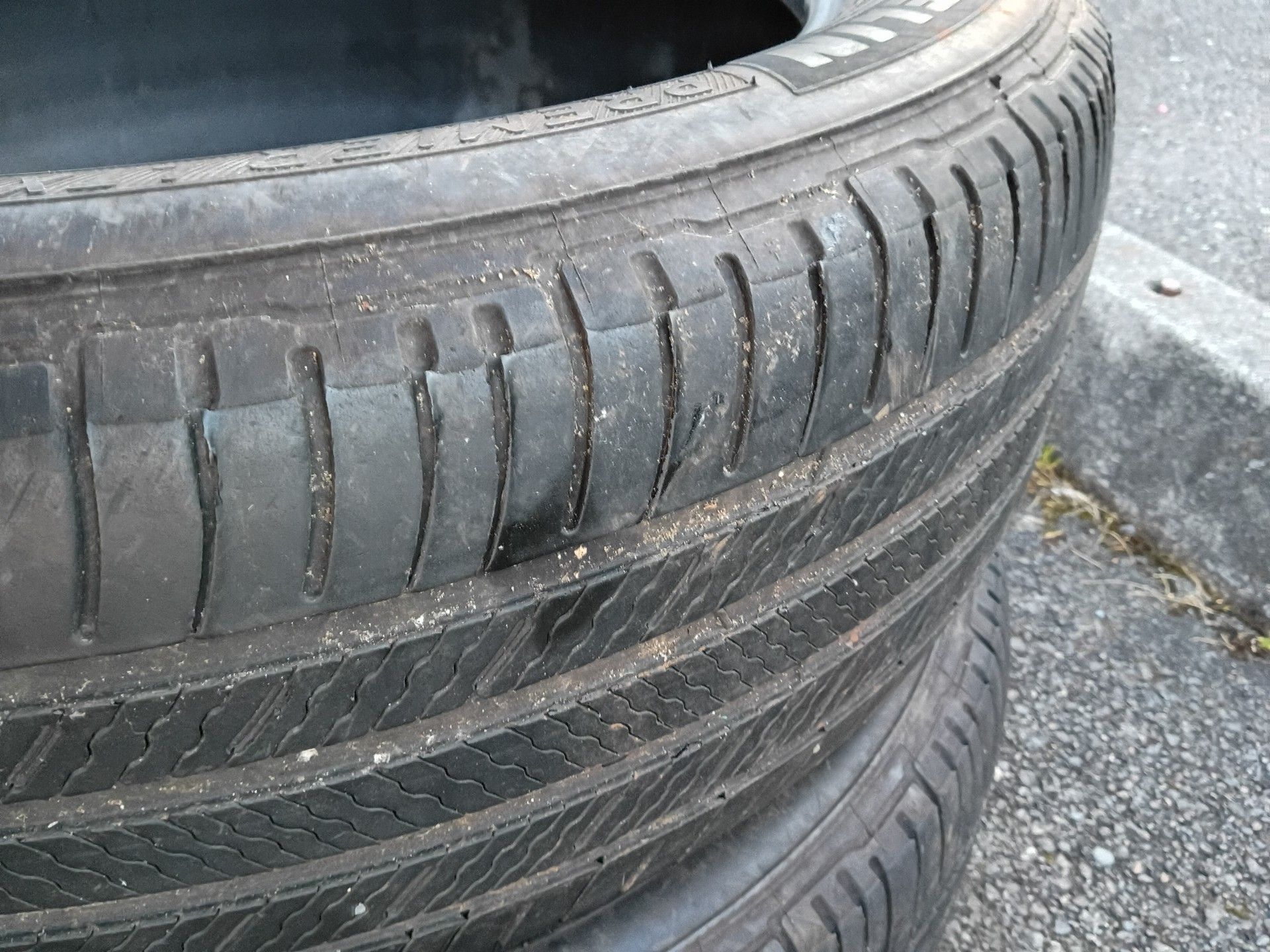 20' Michelin tires. 265/45/20