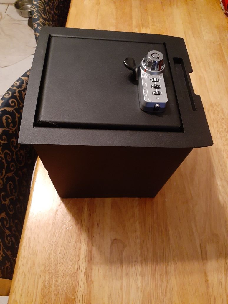 Gun lock box for Sale in Lake Worth, FL OfferUp