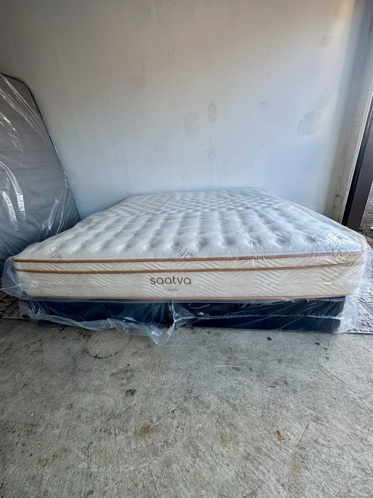 KING Saatva Classic Luxury Firm Mattress - Like New