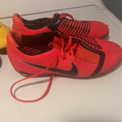 Nike Soccer Cleats Size 5y