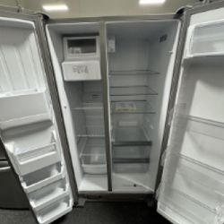 36-inch Wide Side-by-Side Refrigerator - 24 cu. ft.