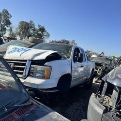 2009 GMC Sierra 4x4 4.8 PARTS ONLY 