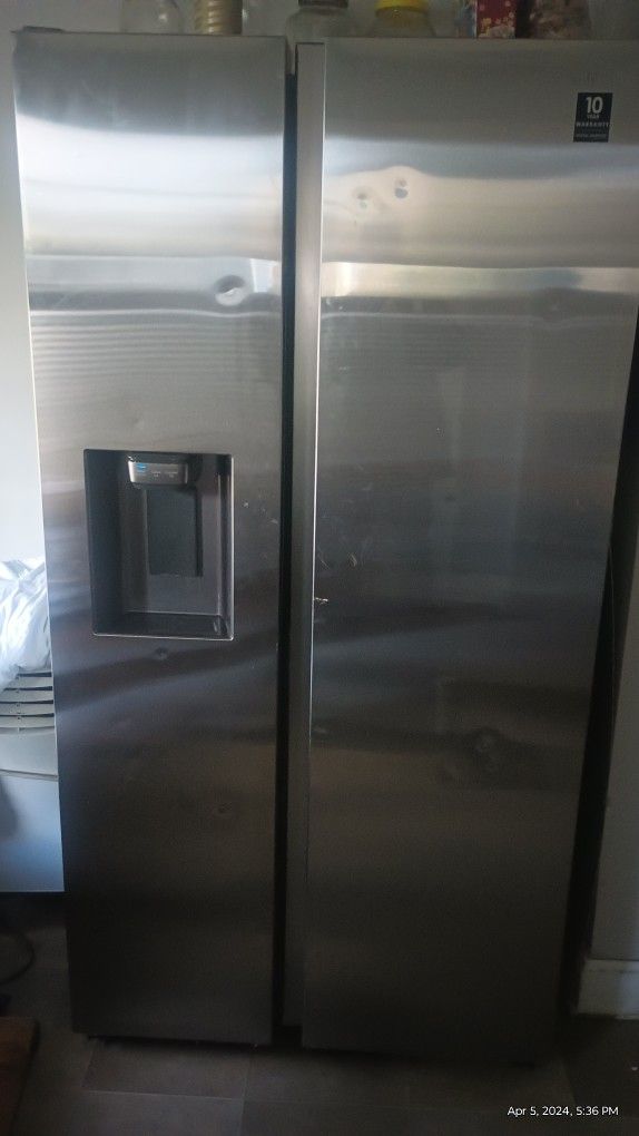 Samsung Side By Side Refrigerator Freezer With Ice Maker Water