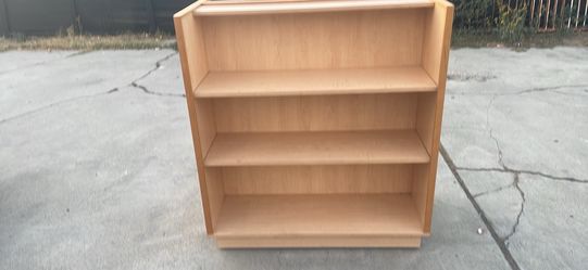 Retail store bookcase/display