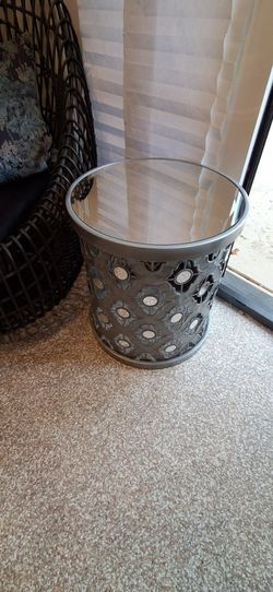 Decorative end table