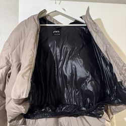 Zara cropped puffer jacket SIZE M