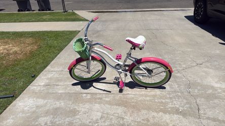 Girls beach cruiser bike