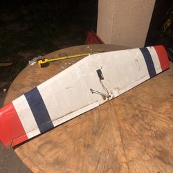 RC Flying Wing Airplane ~45” Wingspan Foam Plane w/ Landing Gear Servo AS IS
