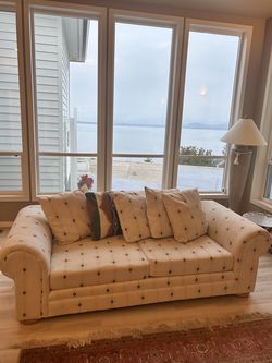 Sofa & Loveseat Set – Excellent Condition