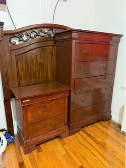Wood bedroom set