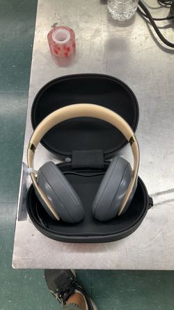 Beats Studio Over-Ear Headphones with Case