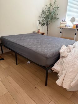 Full bed, mattress and Frame