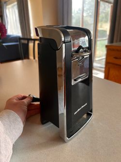 Automatic can opener