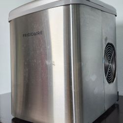 Frigidaire Countertop Ice Maker | EFIC117-SS | 26 Lbs of Ice In 24 HRS | 