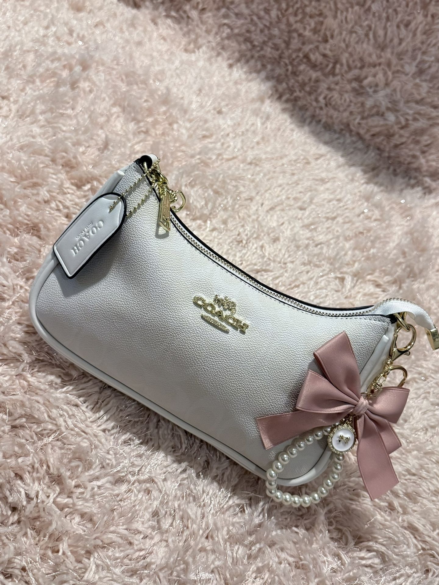 White Coach Teri ✨