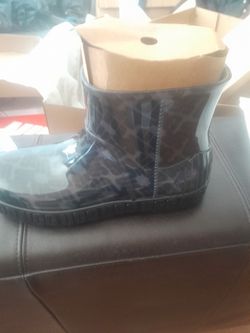 Ugg Rainboots Size 12