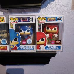 Classic Sonic Funko Shop Exclusive Flocked And Knuckles Target Con Exclusive Flocked Set