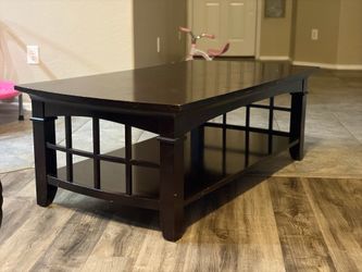 Beautiful brown coffee table!