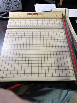 Paper cutter