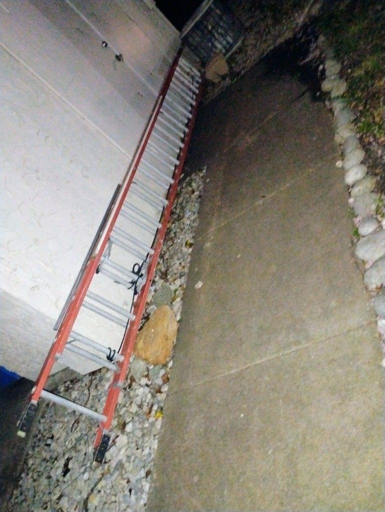 28"Ft Aluminum Ladder