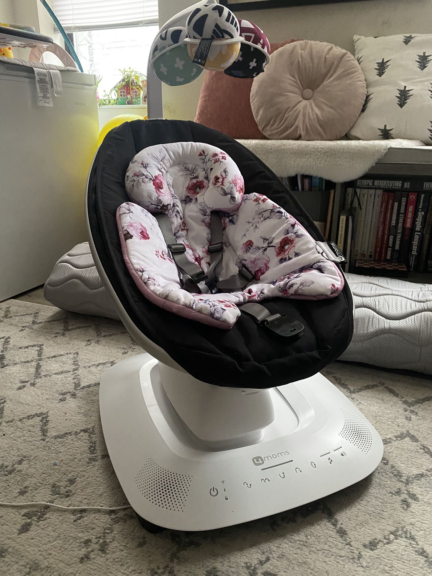 Multi-Motion MamaRoo Baby Swing