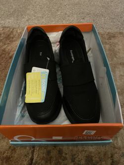 Size 7 Women’s shoe