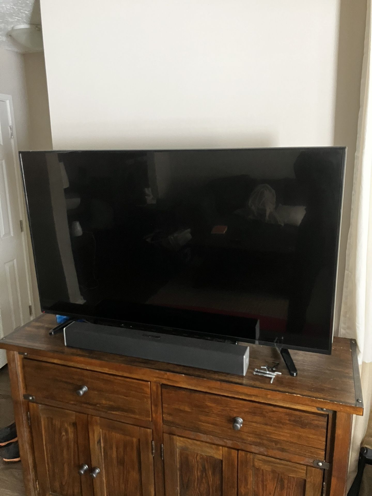 50 Inch Insignia With Soundbar