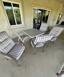 Outdoor Patio Table With Chairs 