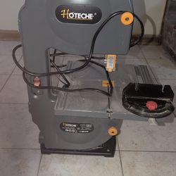 9 Inch Benchtop Band saw installed blade and one extra blade included