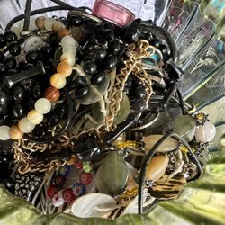 Mystery Jewelry Vase 