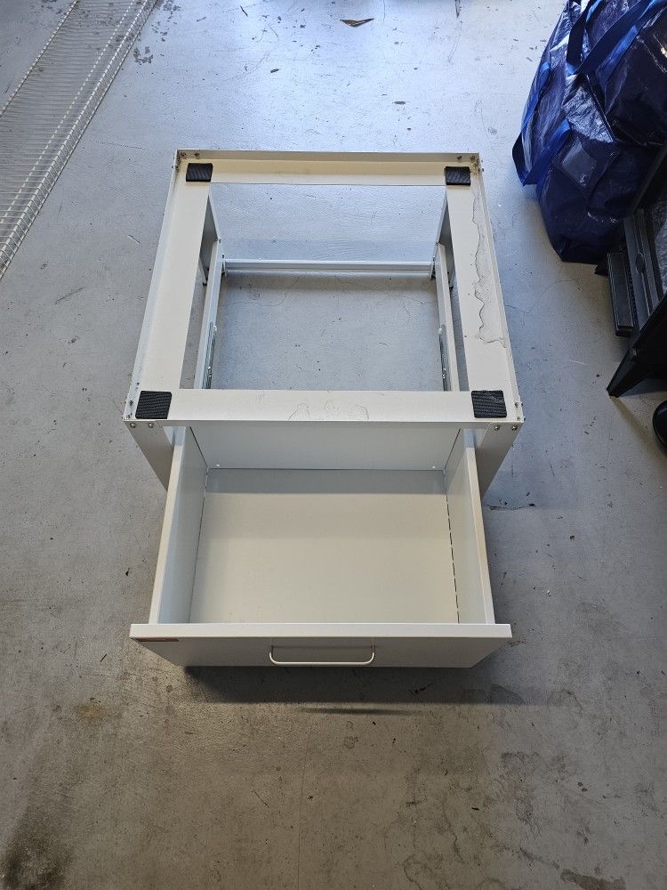 Universal Washer or Dryer Stand