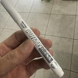 White Marker For Refinishing Golf Clubs 
