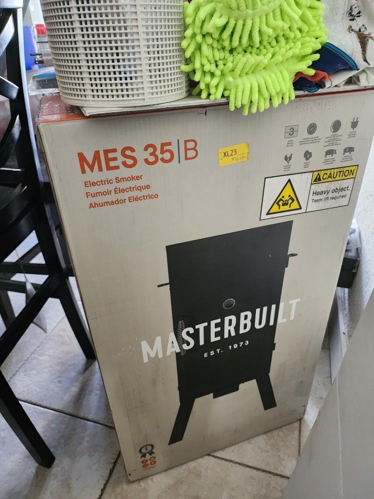 Masterbuilt MES 35/B Electric Smoker (Brand New) Open It And Didn't Feel Like Assembling