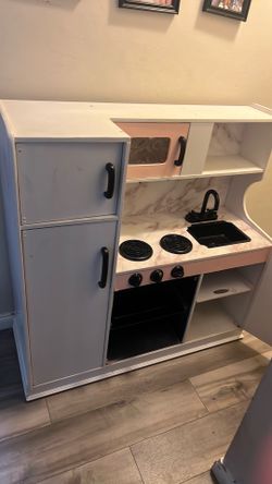 Play kitchen