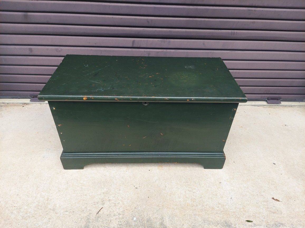 Antique 6 Board Chest - Handmade Dovetails.